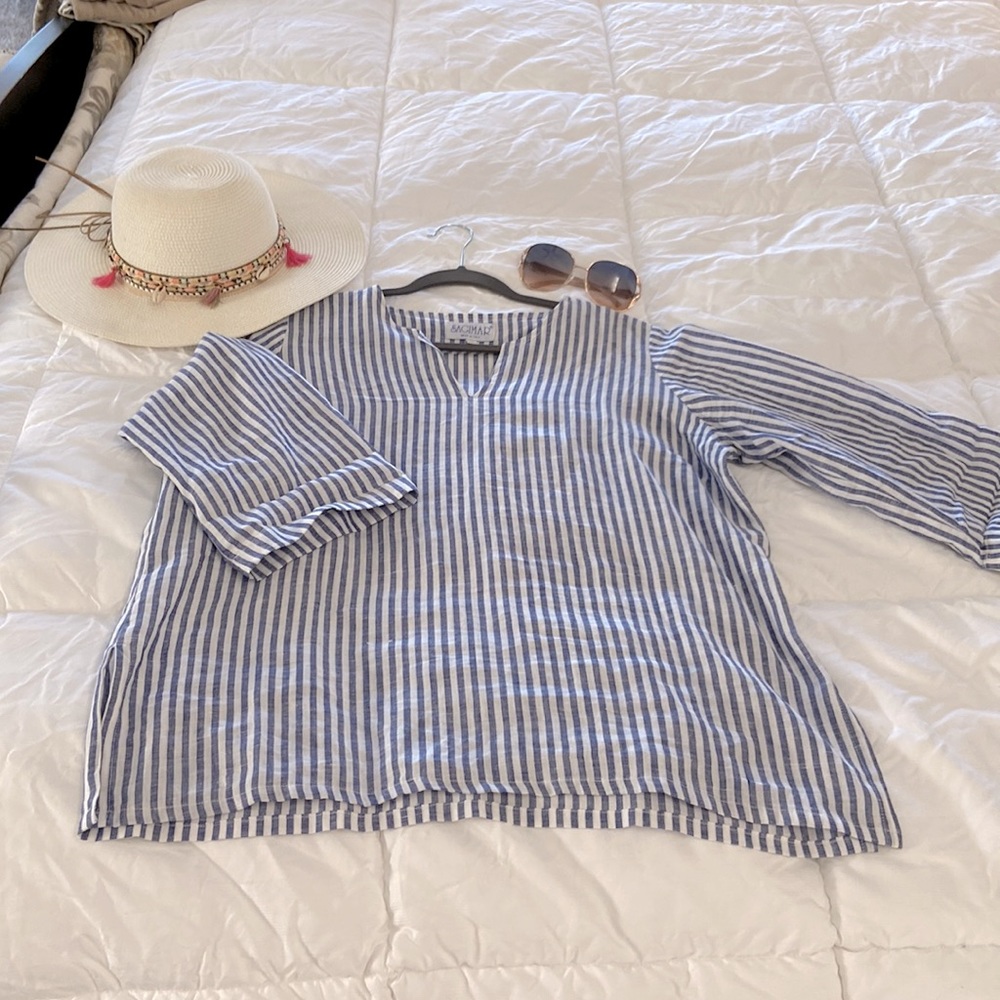Made in Italy 🇮🇹!  Beautiful Linen Tunic style Top!